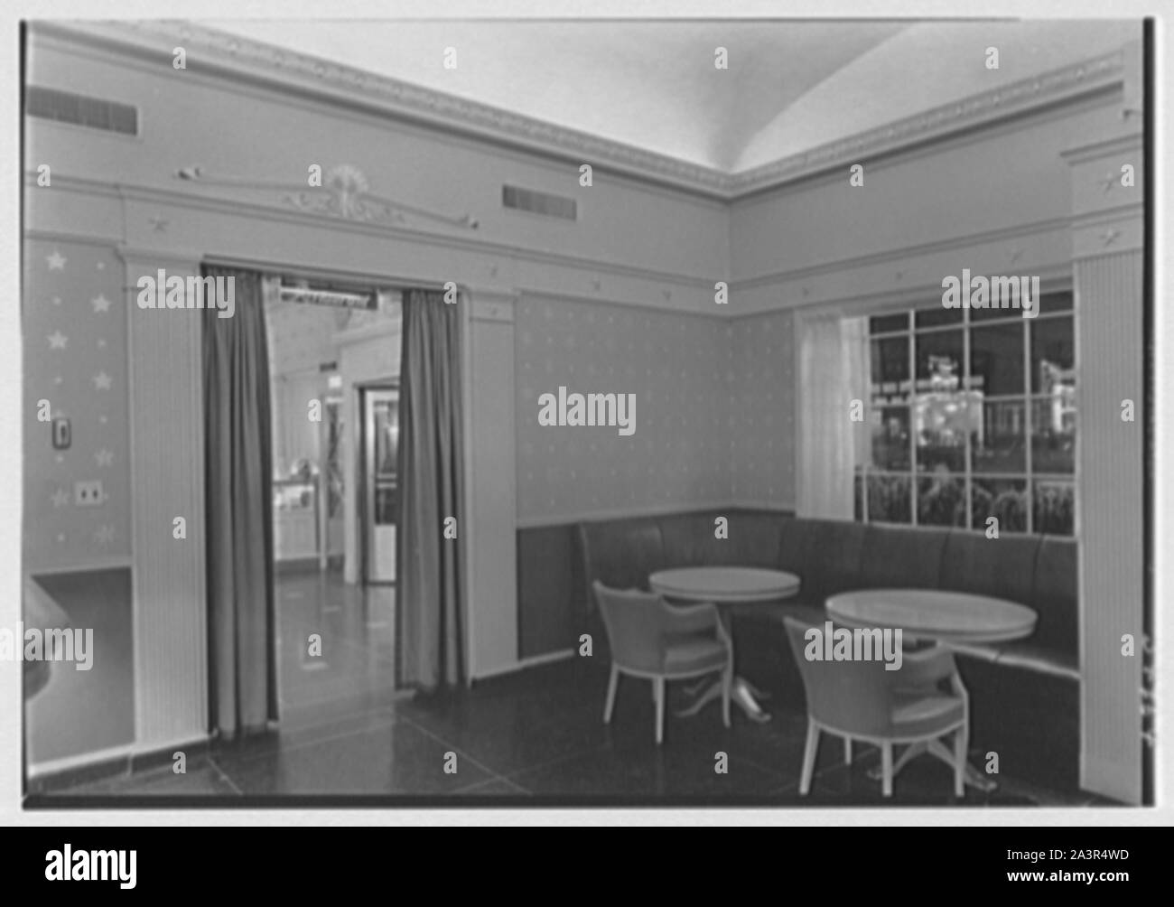 Stouffer's restaurant, E. 42nd St., New York City Stock Photo Alamy