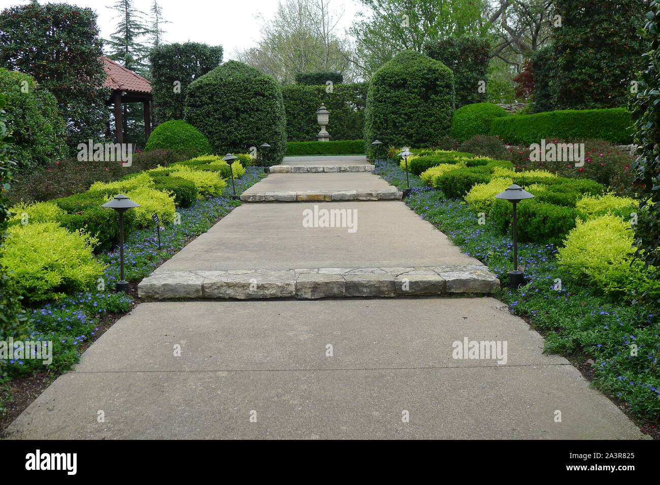 Sunken pavement hires stock photography and images Alamy