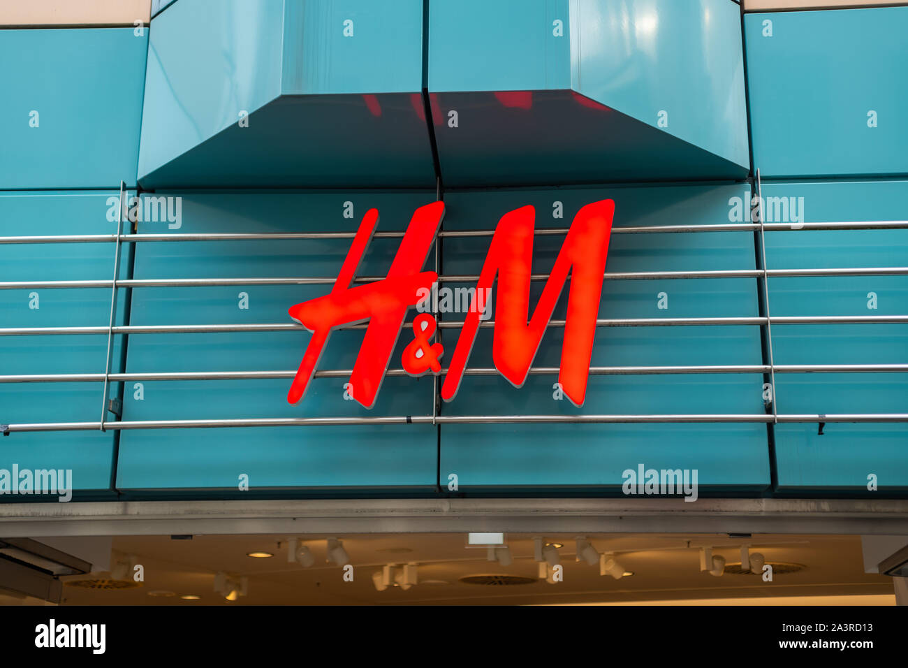 H and m germany store shopping hi-res stock photography and images - Alamy