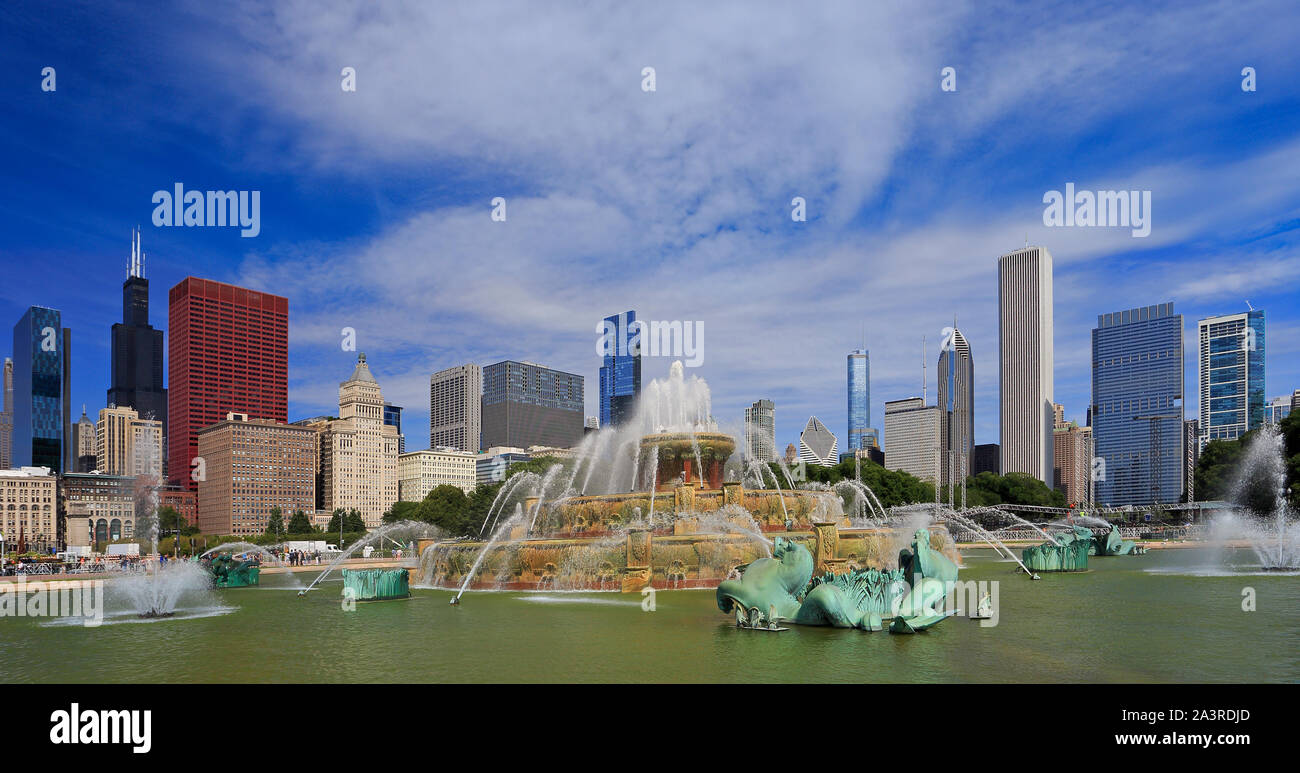 Chicago skyline with Buckingham fountain on the foreground Stock Photo