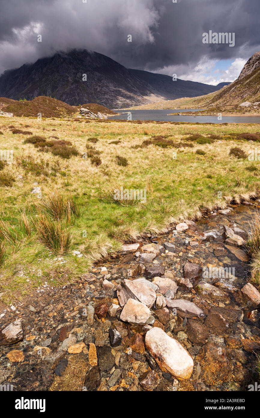 Llyn Idwal lake and mountains, Snowdonia, North Wales Stock Photo