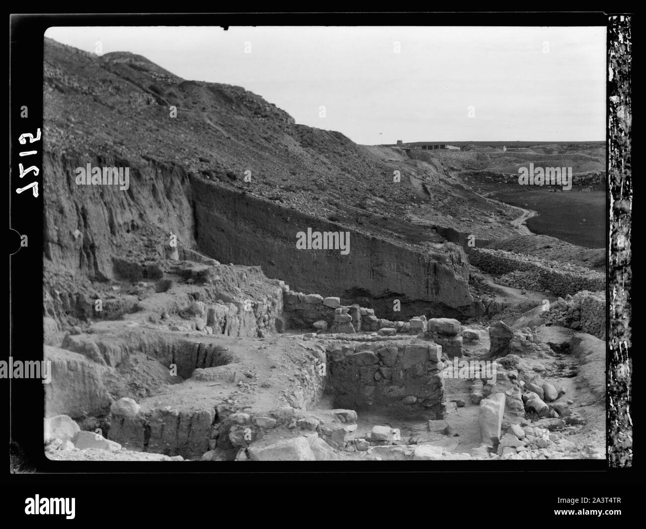 Tel Deweir (Lachish). XVIIIth-XIXth dynasty temple. Ante chamber to sanctuary visible right. White line denotes rubbish frombuilding of I[ron] age Stock Photo