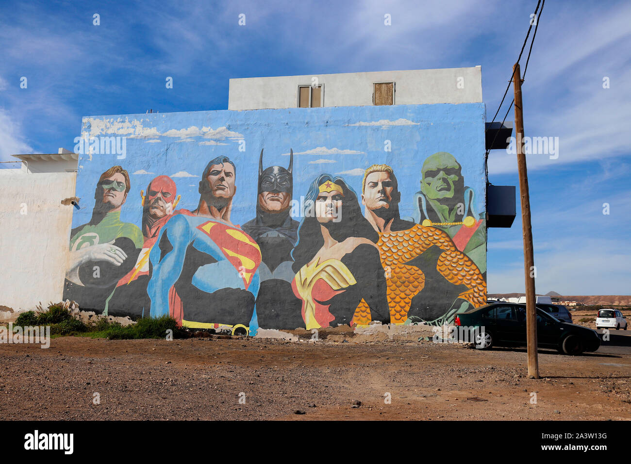Graffity/ Wandbild: Superhelden, darunter Green Latern, The Flash, Superman, Batman, Wonder Woman, The Thing (Das Ding), Hulk, Puerto del Rosario, Fue Stock Photo