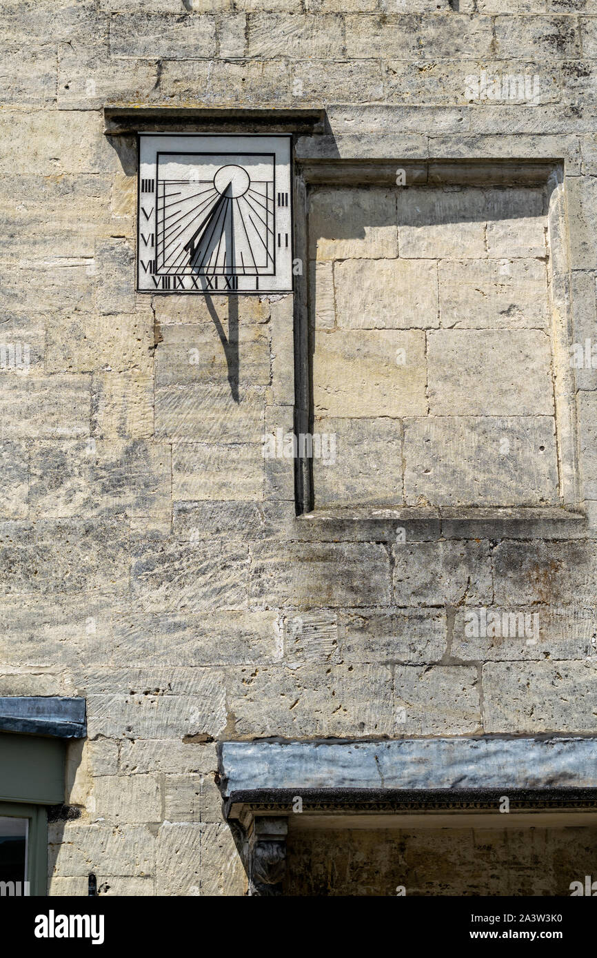 Nutgrove House vertical sundial, measuring Painswick solar time Stock Photo