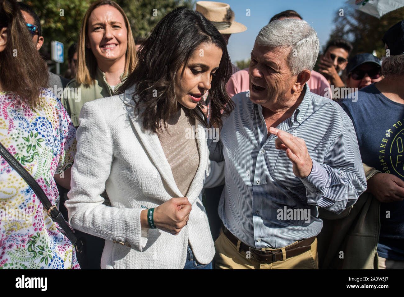 Madrid, Spain. 10th October, 2019. Ines Arrimadas, of Ciudadanos party supporting a demonstration where olive oil producers march to the Agriculture Ministry to denounce low prices of olive oil and against the 25 percent tariff that Spanish olives and olive oil will face in the United States. Credit: Marcos del Mazo/Alamy Live News Stock Photo