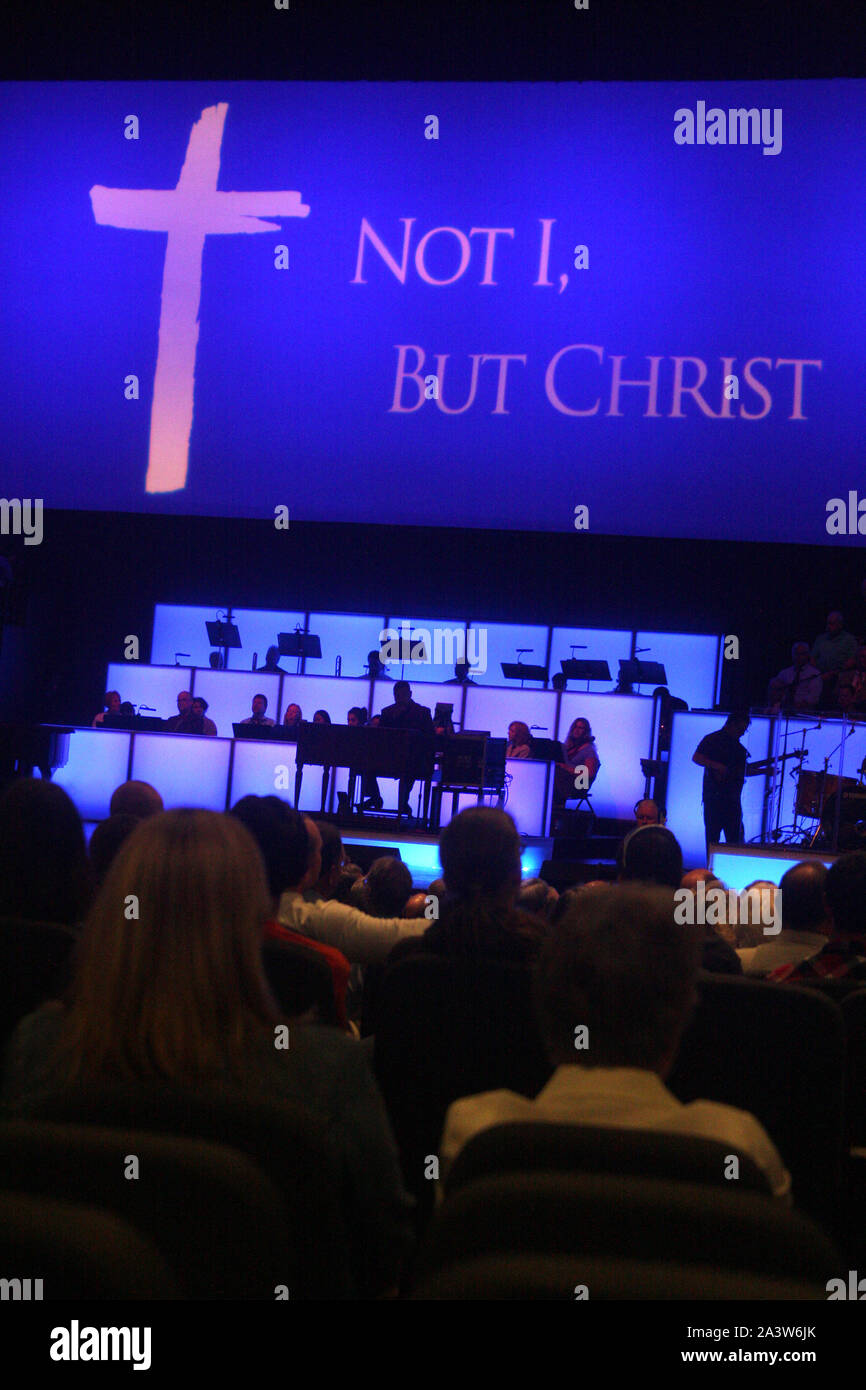 Christ church sunday service hires stock photography and images Alamy