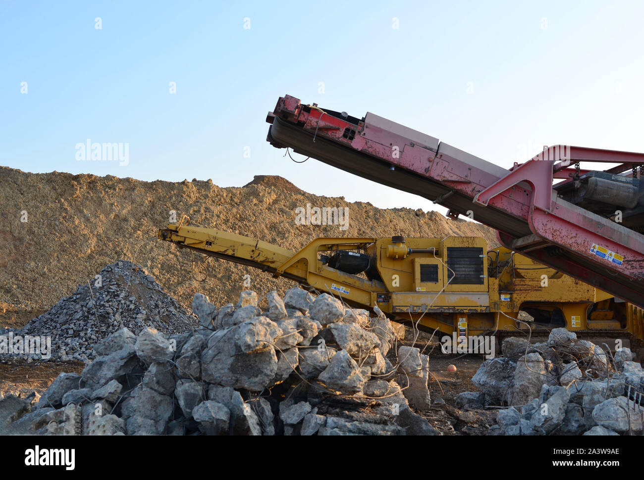 Mobile Stone crusher machine by the construction site or mining quarry