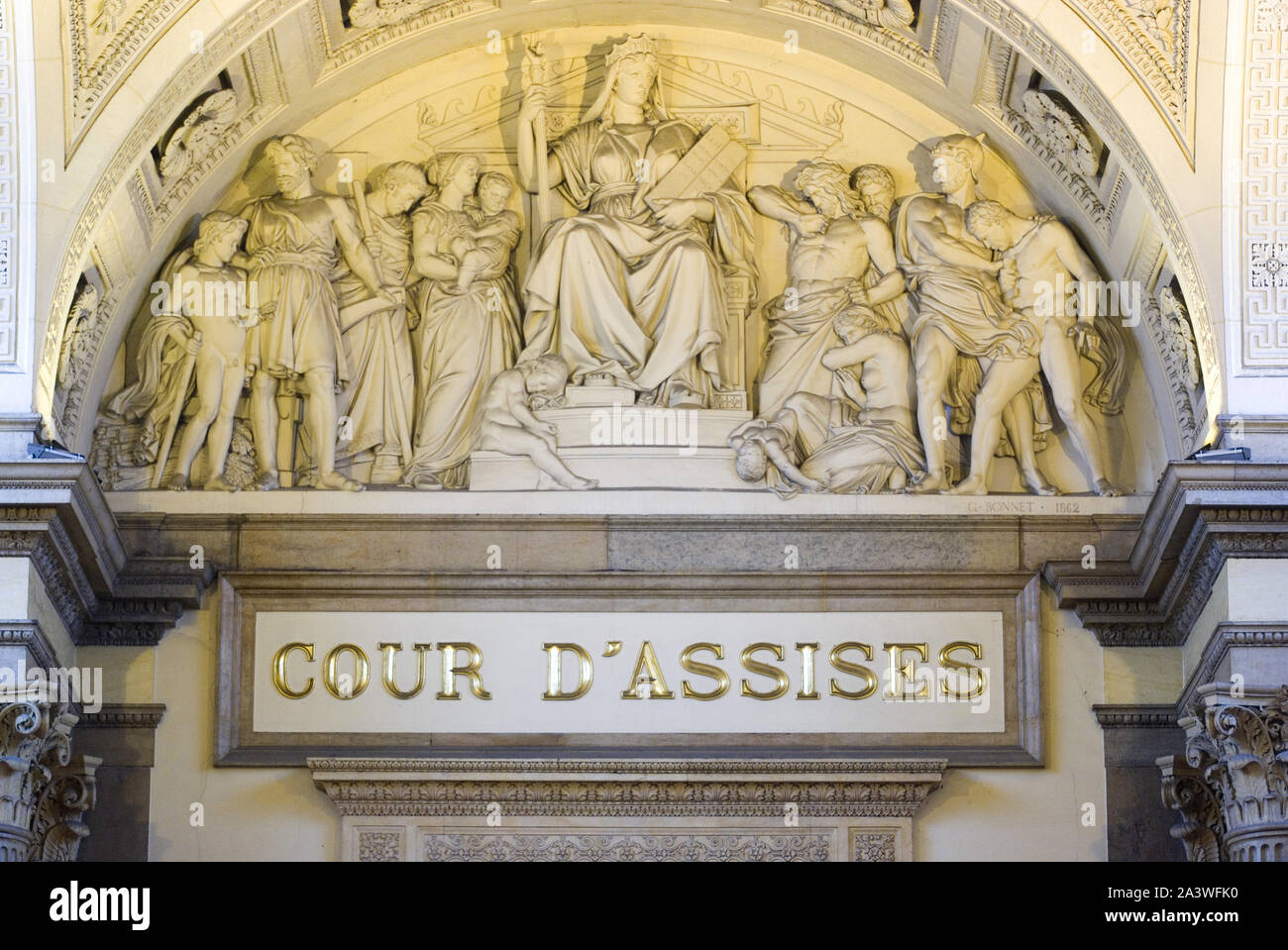 Lyon (central-eastern France): Allegory 'justice' at the pediment at the entrance to the crown court Stock Photo