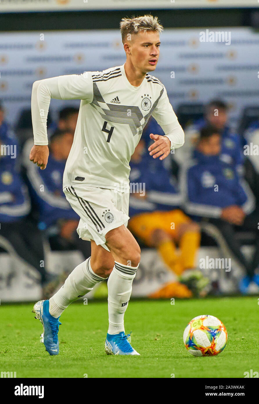 Germany- Argentina, Soccer, Dortmund, October 09, 2019 Robin KOCH, DFB 4  drives, controls the ball, action, full-size, Single action, einzelaktion,  with ball, full body, whole figure, cutout, single shots, ball treatment,  pick-up,