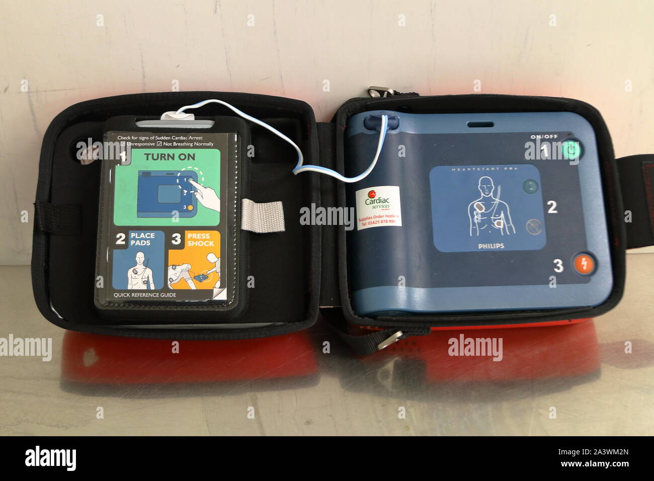 Cardiac Defibrillator High Resolution Stock Photography And Images Alamy