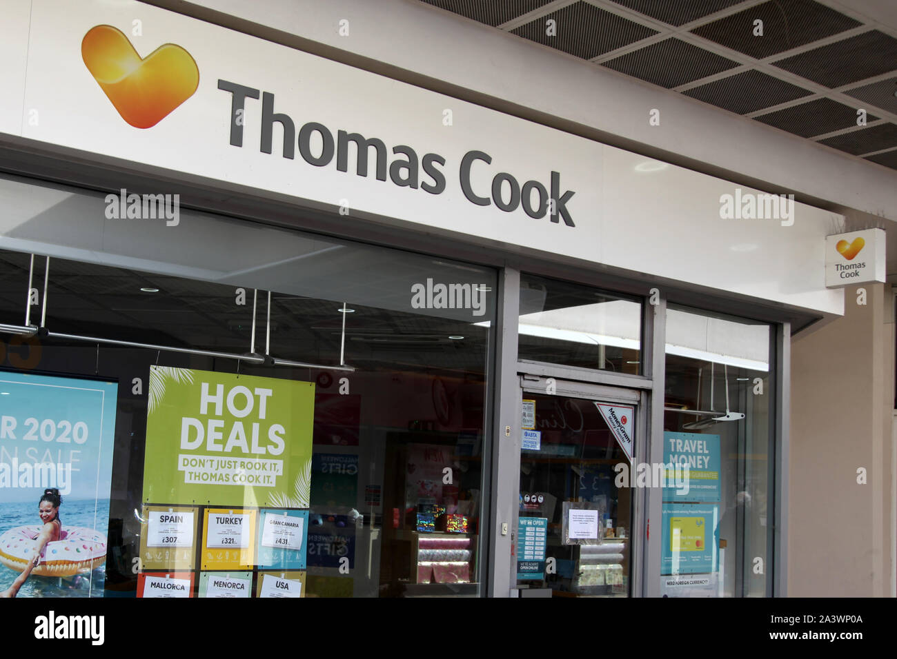 Swan Centre, Leatherhead, Surrey, UK - Thomas Cook shop front empty and closed due to the failure and downfall of Thomas Cook closures, 2019 daytime Stock Photo