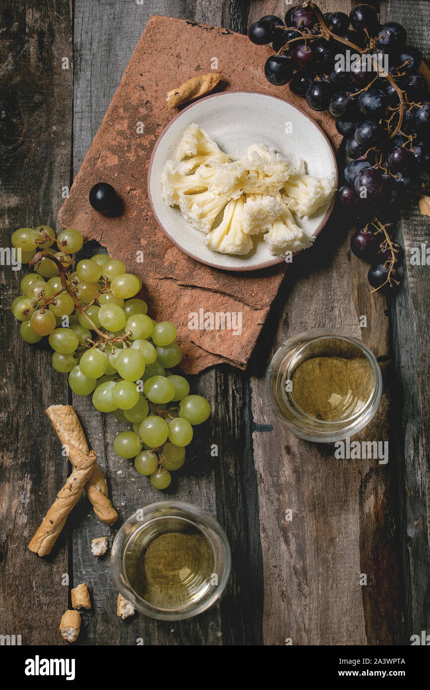 https://c8.alamy.com/comp/2A3WPTA/cheese-grapes-and-wine-2A3WPTA.jpg