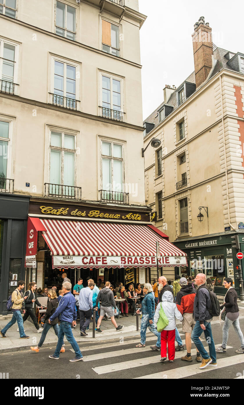 street scene in front of cafe, brasserie des beaux arts Stock Photo