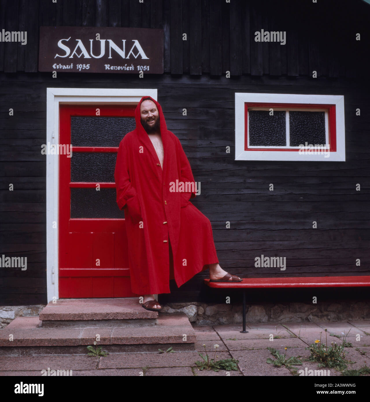 Man standing in sauna hi-res stock photography and images - Alamy