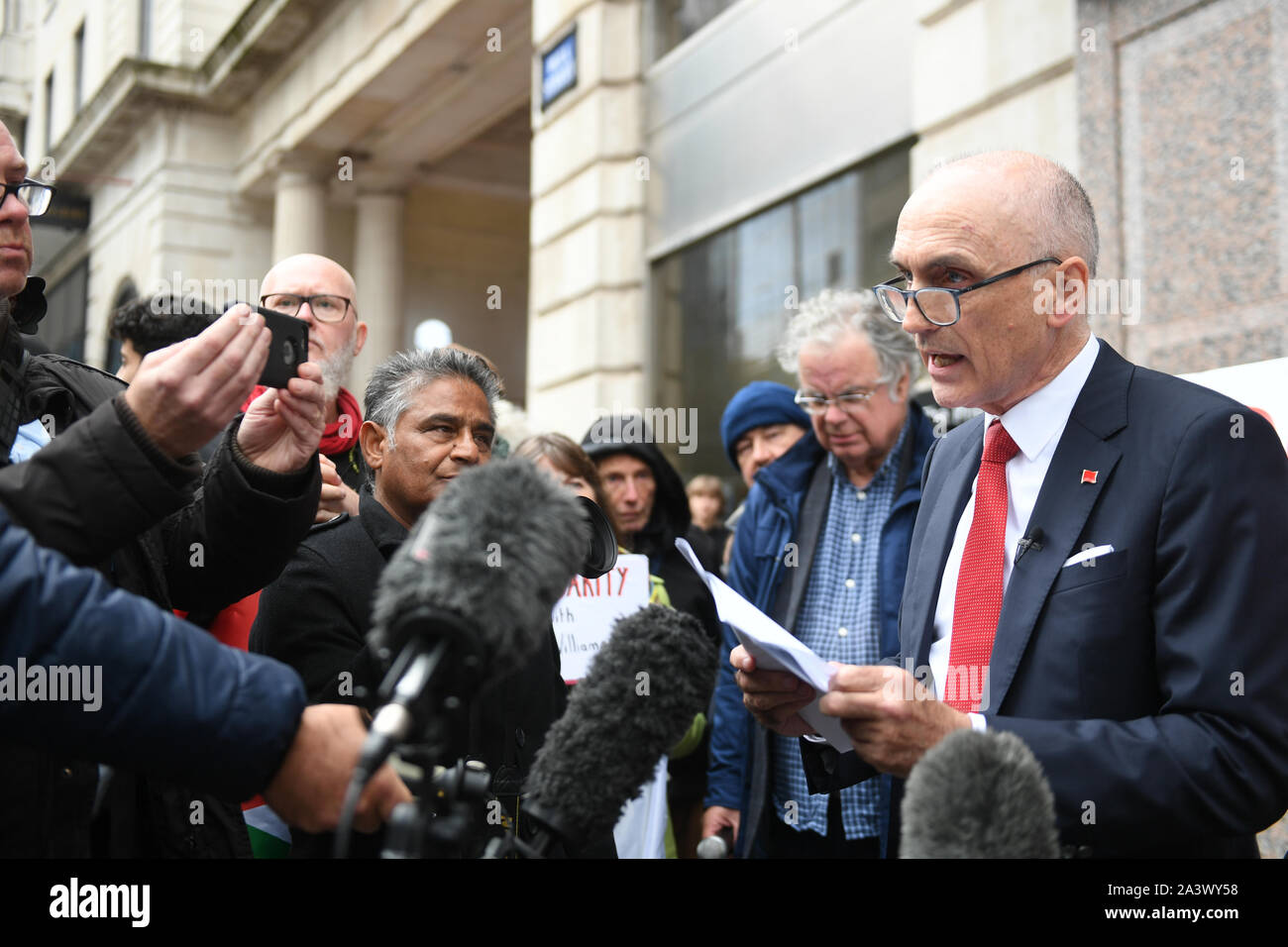 Chris Williamson outside the Birmingham Civil Justice Centre where he lost his High Court bid to be reinstated to the Labour Party after he was suspended over allegations of anti-Semitism. Stock Photo