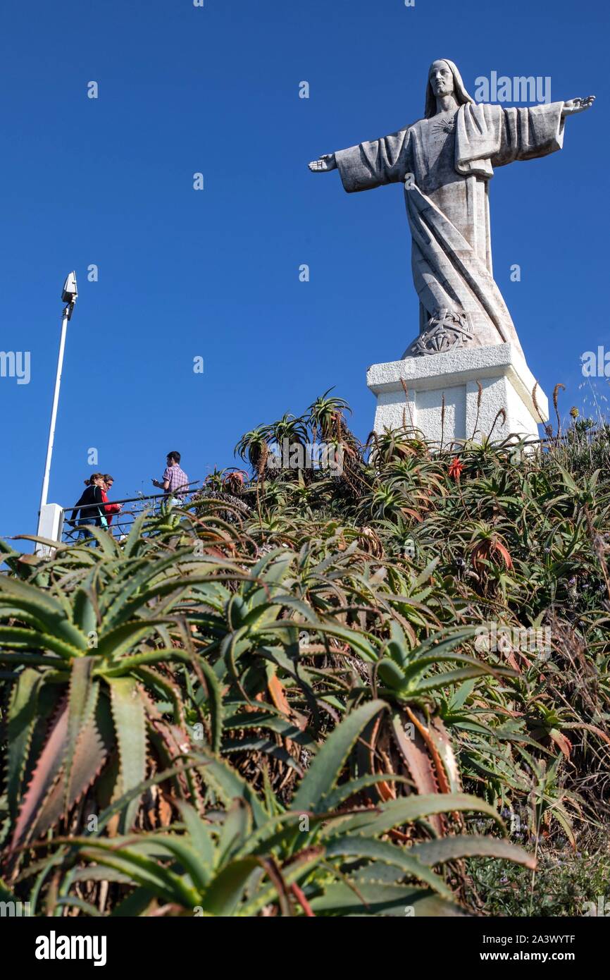 STATUE OF CHRIST THE KING IN GARAJAU, ISLAND OF MADEIRA, PORTUGAL Stock Photo Alamy