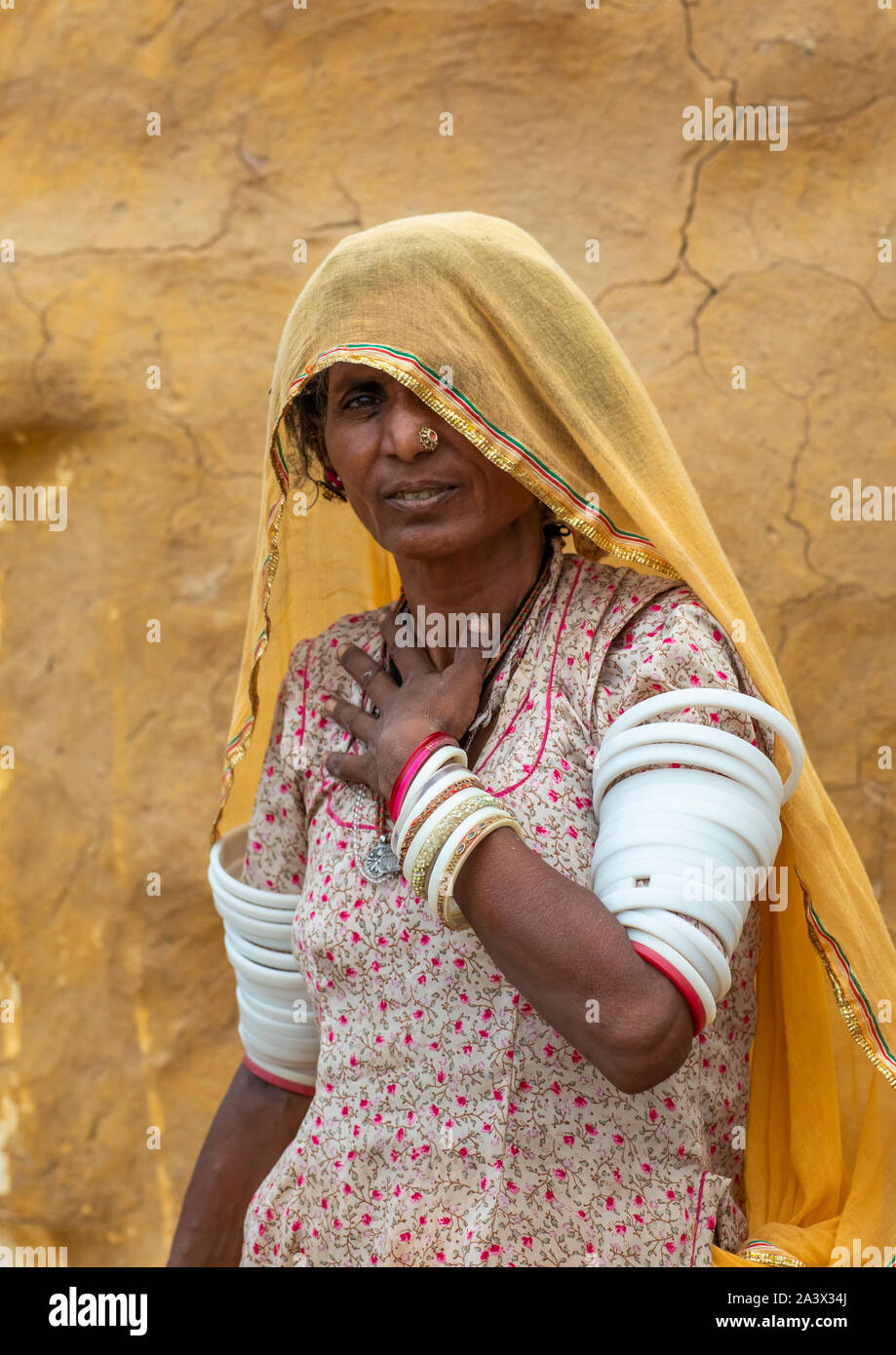 Portrait of a rajasthani woman in traditional clothing, Rajasthan