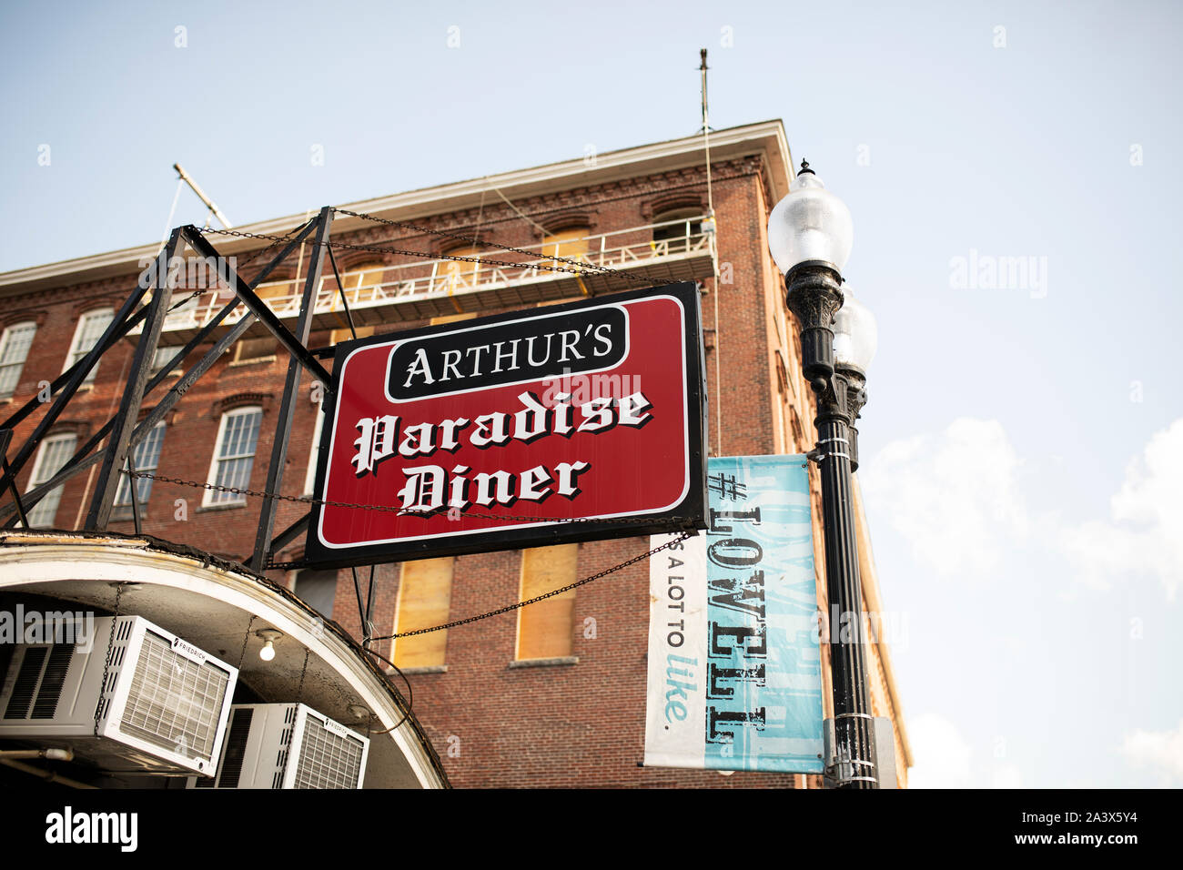 Paradise street sign hi-res stock photography and images - Alamy