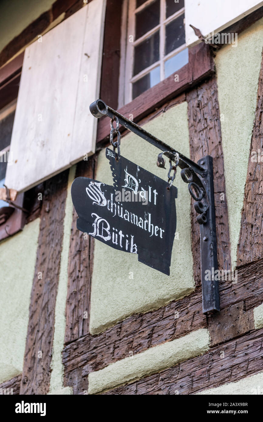 Shoemaker Sign Shoemakers sign hi-res stock photography and images - Alamy