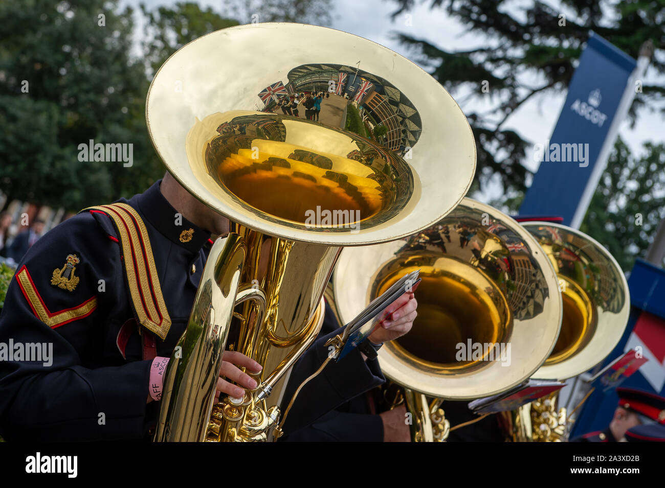 Autumn Racing Weekend & Ascot Beer Festival, Ascot Racecourse, Ascot, Berkshire, UK. 5th October, 2019. Tidworth Army Band play music for racegoers. Credit: Maureen McLean/Alamy Stock Photo