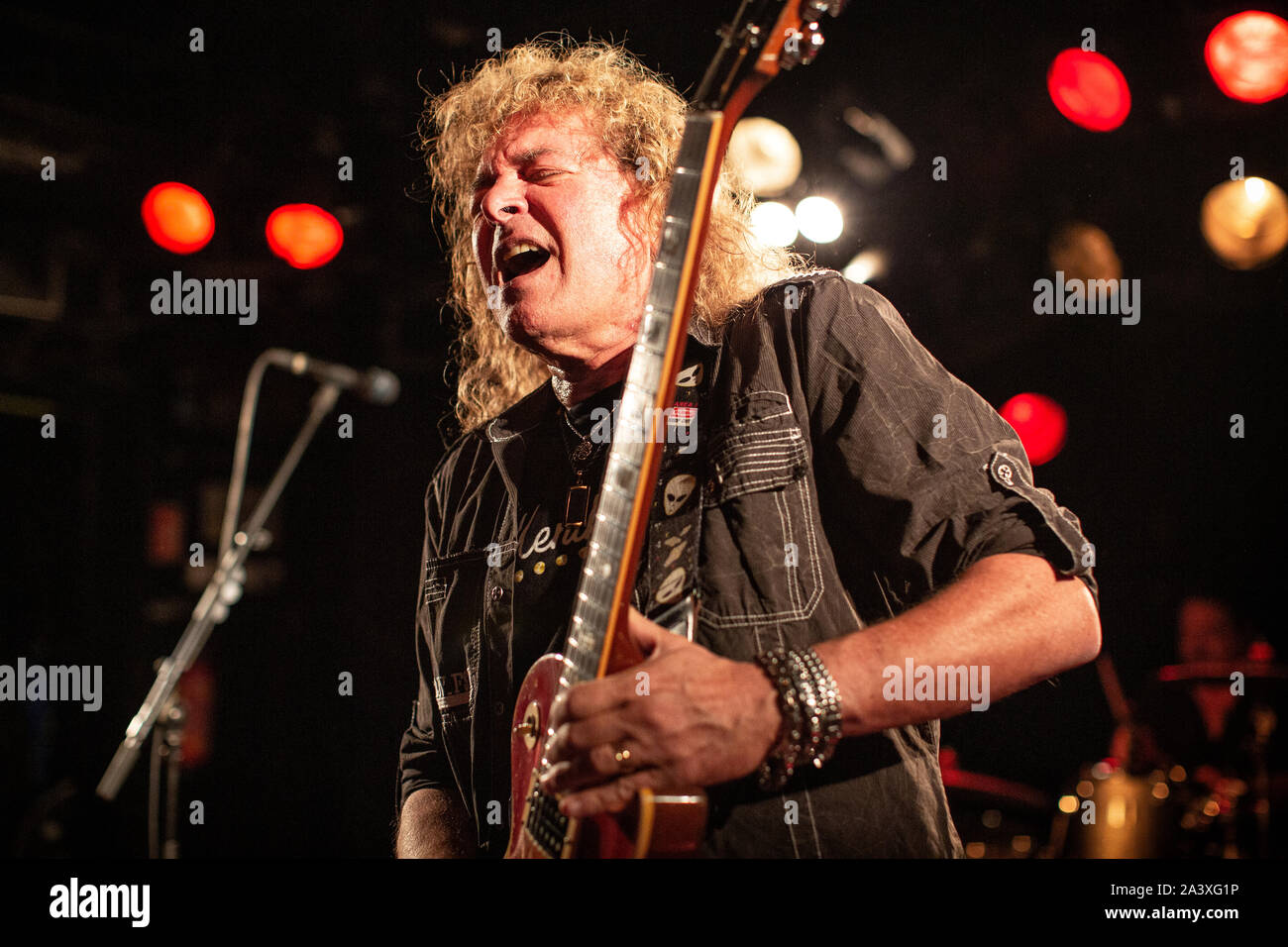 Oslo, Norway. 09th, October 2019. The American hard rock band Y&T performs a live concert at John Dee in Oslo. Here guitarist and singer Dave Meniketti is seen live on stage. (Photo credit: Gonzales Photo - Terje Dokken). Stock Photo