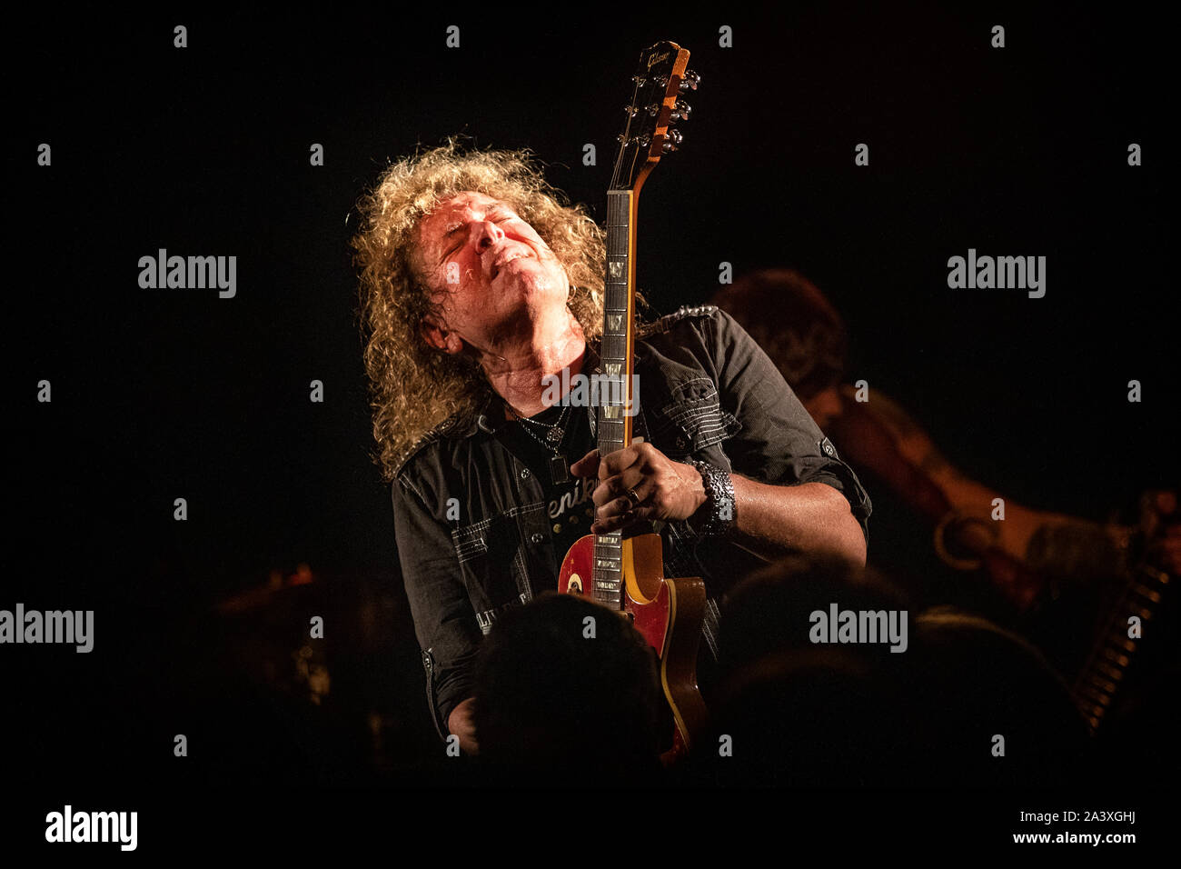 Oslo, Norway. 09th, October 2019. The American hard rock band Y&T performs a live concert at John Dee in Oslo. Here guitarist and singer Dave Meniketti is seen live on stage. (Photo credit: Gonzales Photo - Terje Dokken). Stock Photo