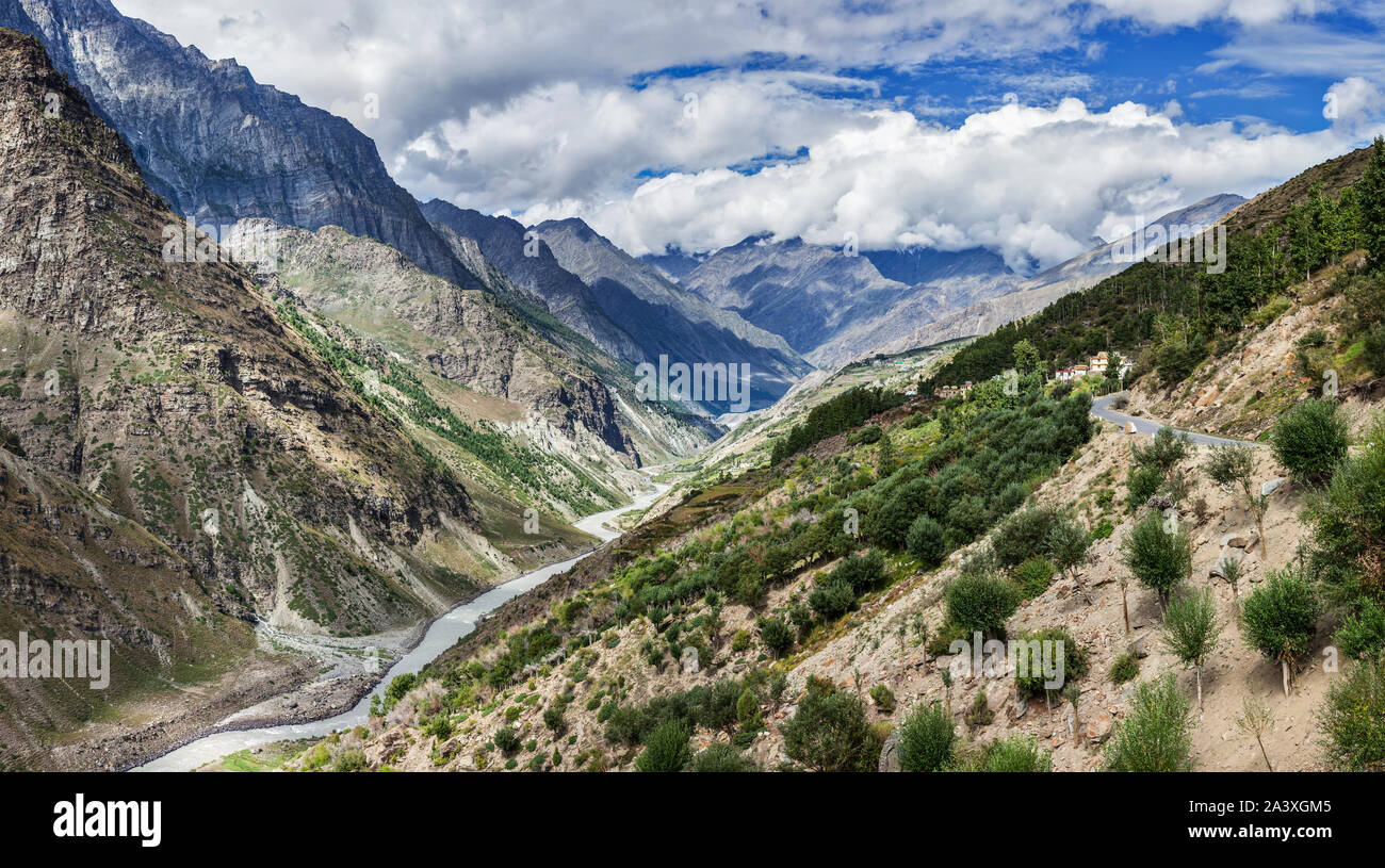 Panorama of Chandra river in Lahaul valley in Himalayas Stock Photo