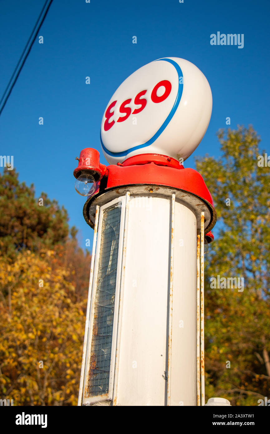 Old esso petrol pump hi-res stock photography and images - Alamy