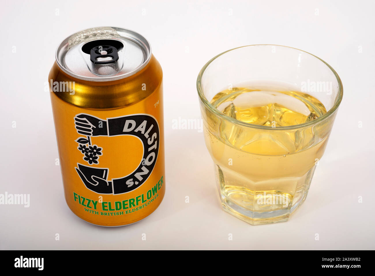 Fizzy drink can hi-res stock photography and images - Alamy