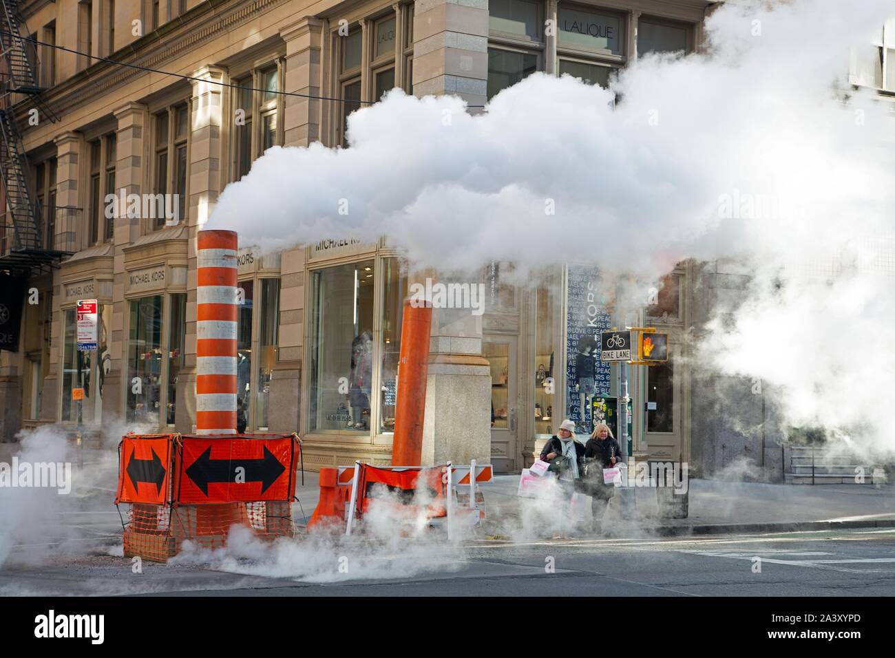 Steam new york manhole hires stock photography and images Alamy