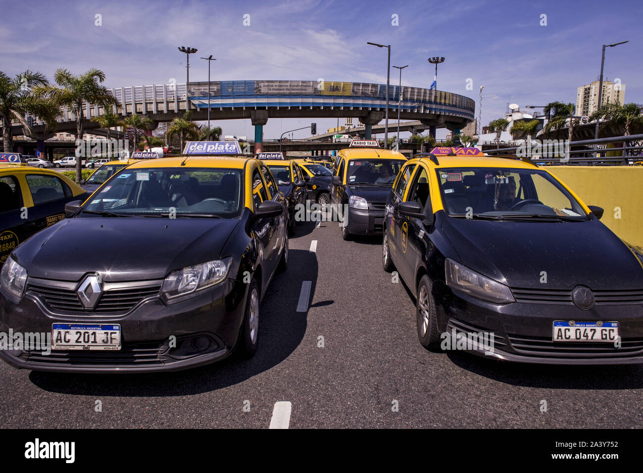 Buenos Aires, Federal Capital, Argentina. 10th Oct, 2019. For the third consecutive day Taxi Unions carry out protests and cuts of streets and avenues, in the City of Buenos Aires, which demand 'the defense of the sources of work and salary, and compliance with the laws before unfair and illegal competition of Uber and Cabify. Credit: Roberto Almeida Aveledo/ZUMA Wire/Alamy Live News Stock Photo