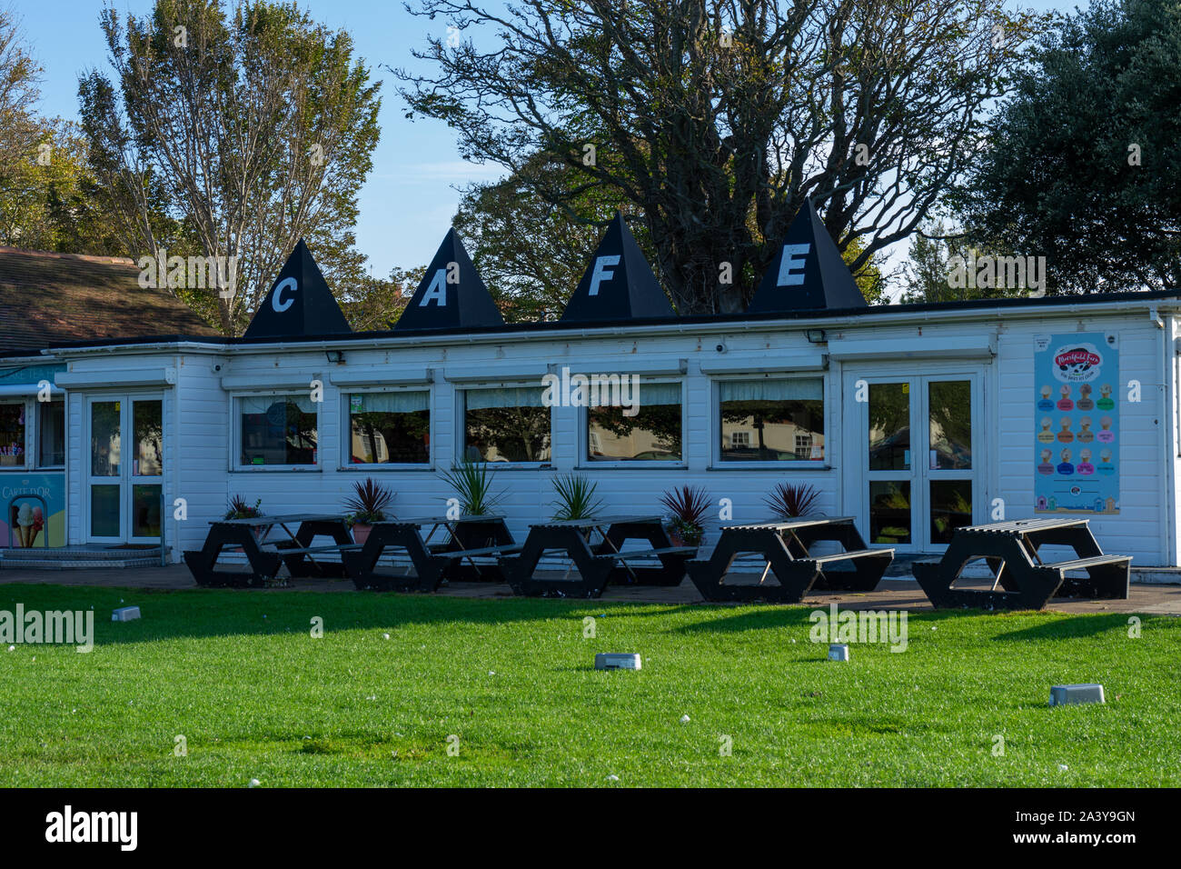 A traditional British cafe in a park at Canoe lake in Southsea