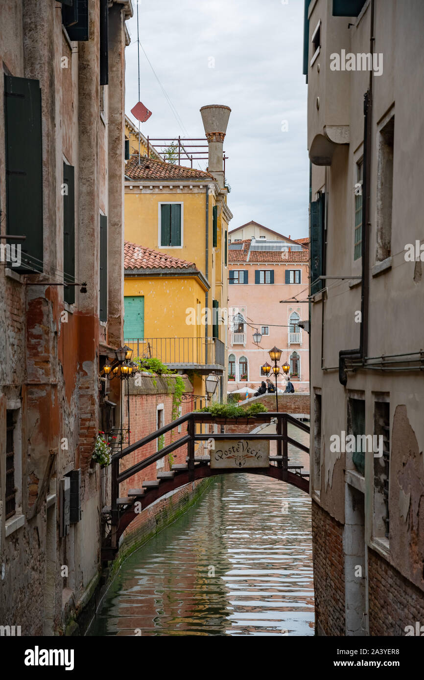 Old building venice hi-res stock photography and images - Alamy