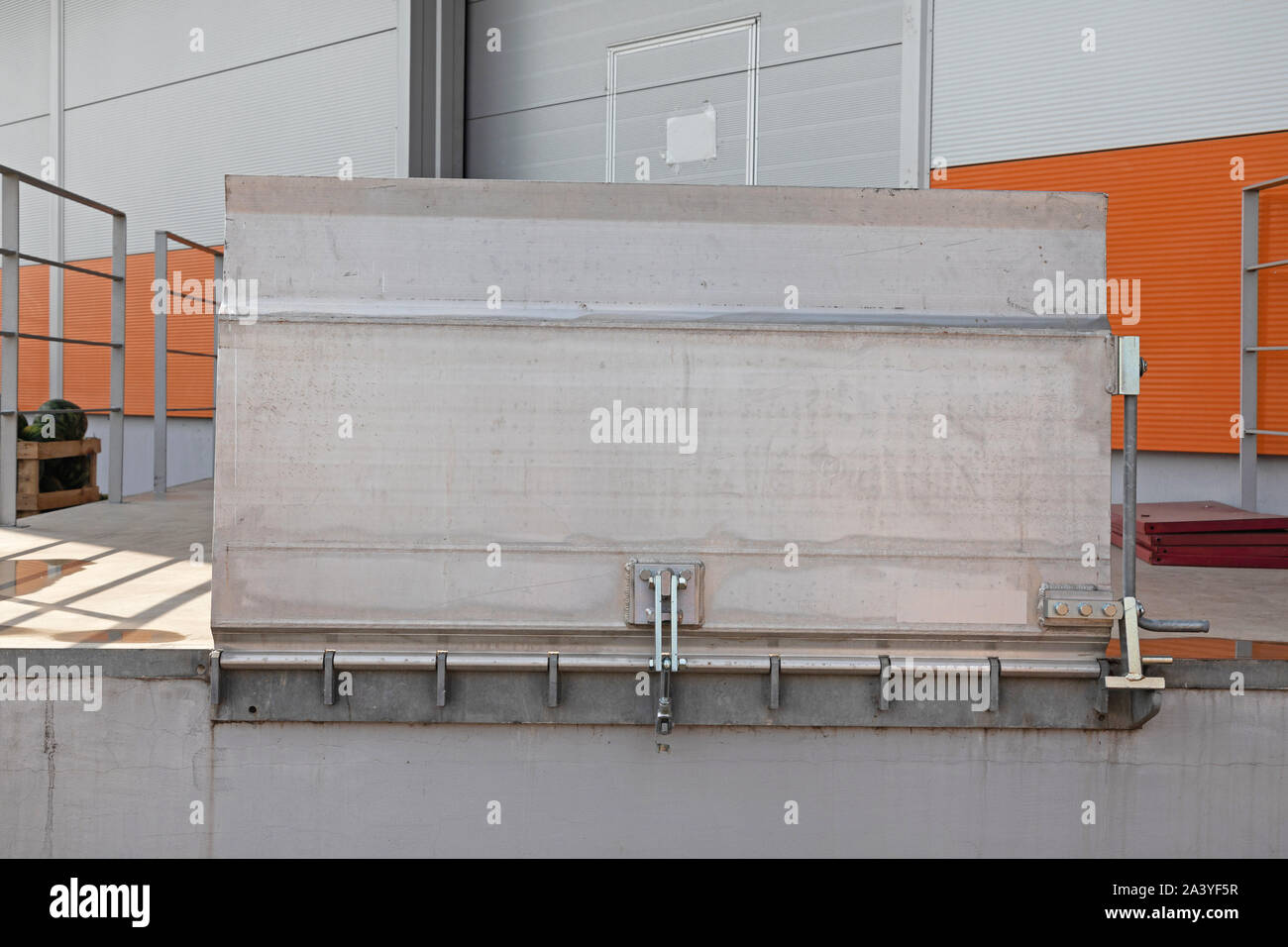 Loading Dock With Metal Ramp at Warehouse Stock Photo - Alamy