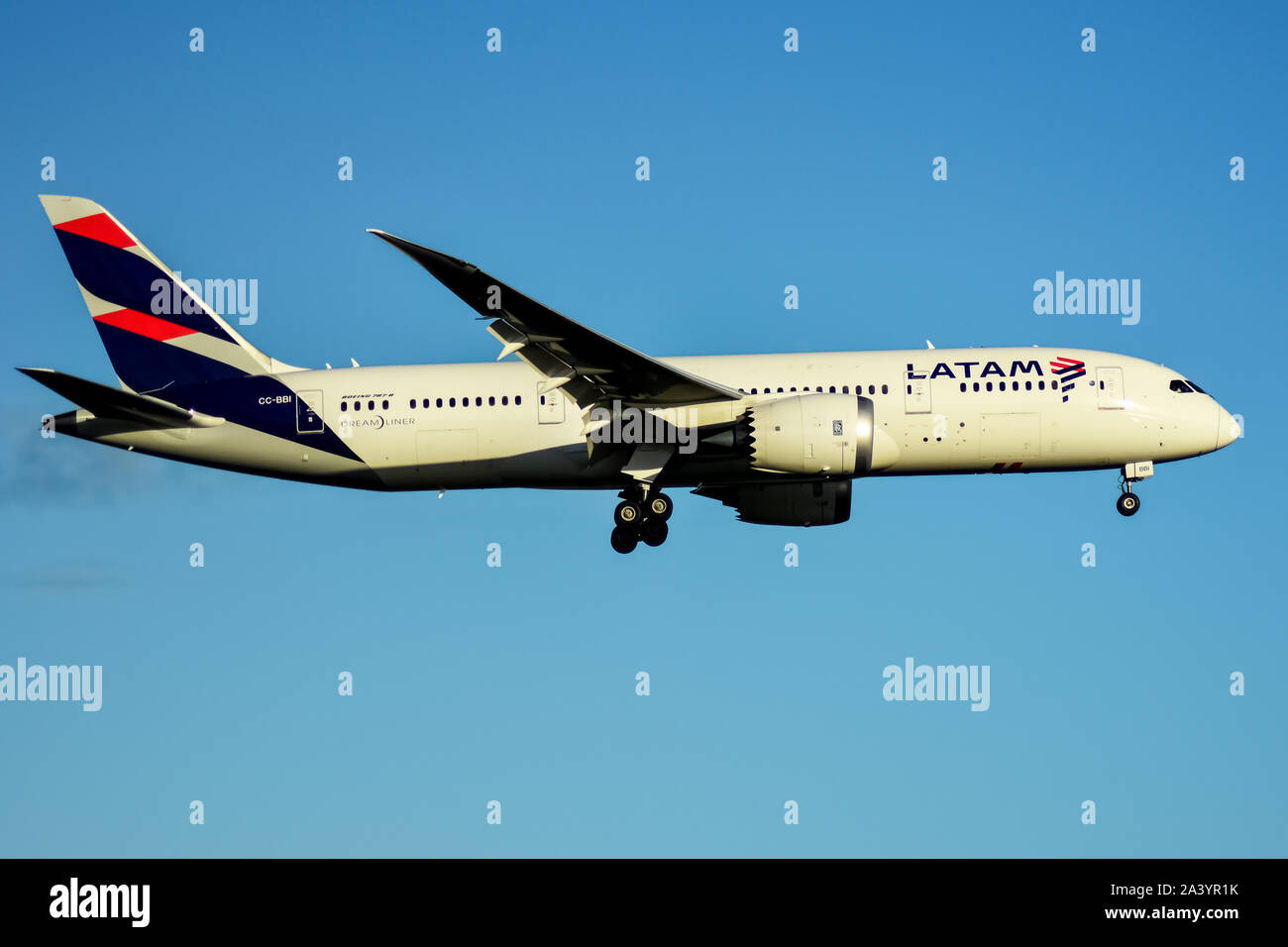 Latam airways, Boeing 787, Landing at Auckland International Airport Stock Photo