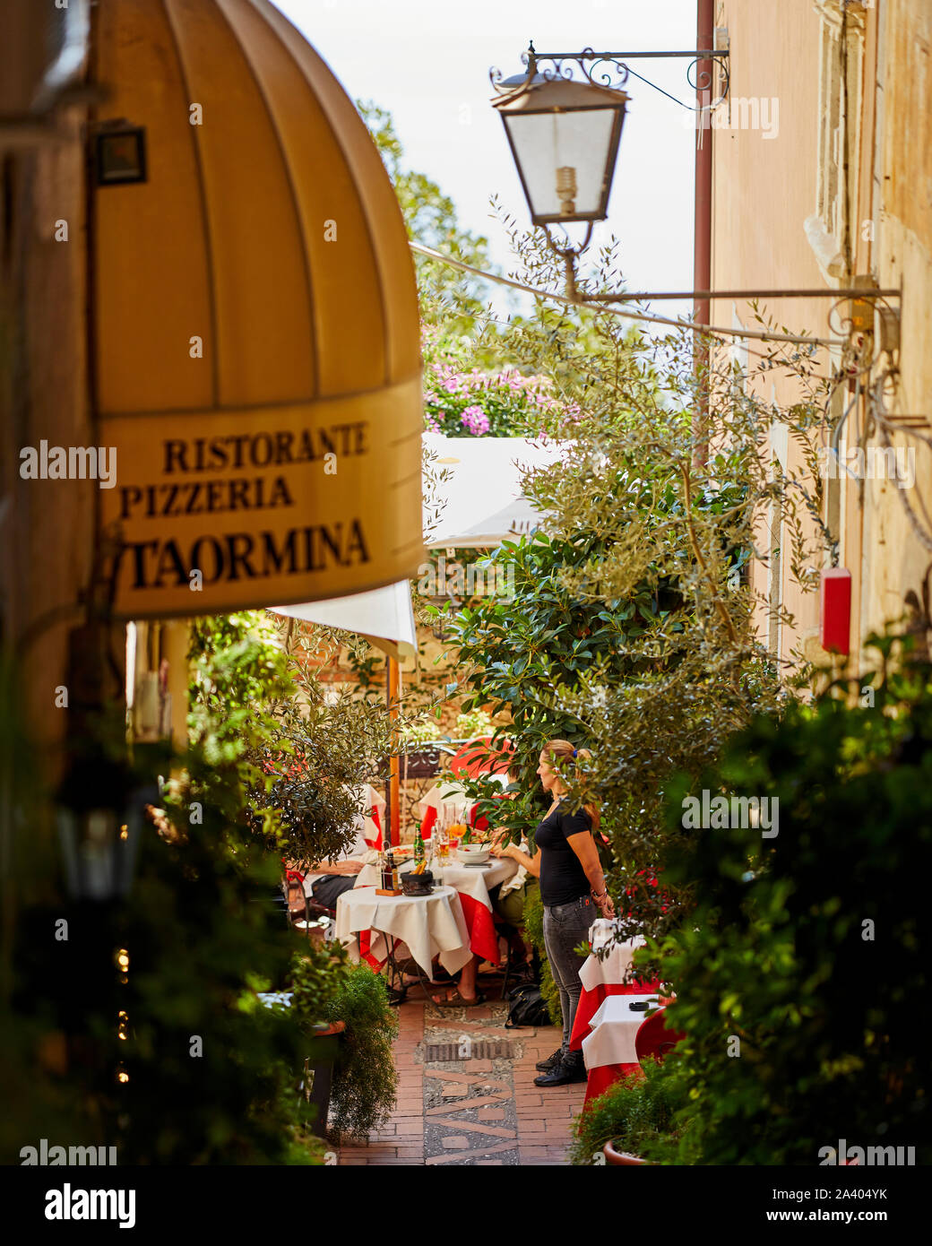 Cafe scene in Taormina, Sicily Stock Photo