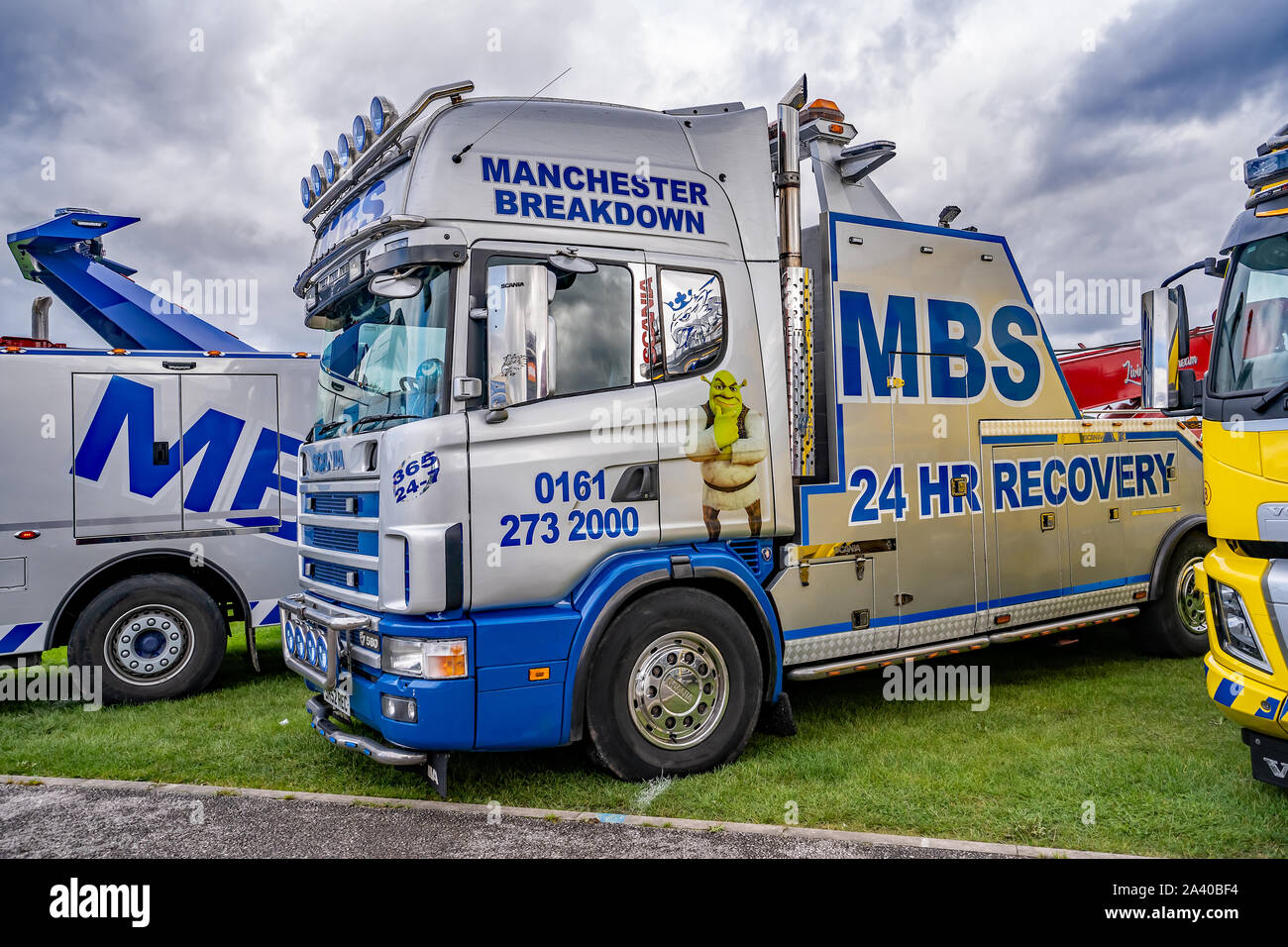 Tow Truck High Resolution Stock Photography and Images Alamy