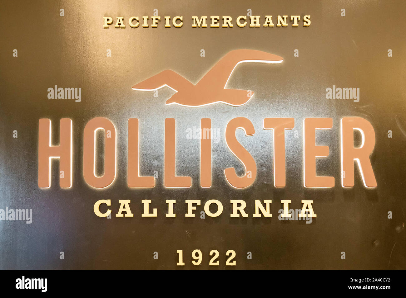 is hollister owned by abercrombie and fitch