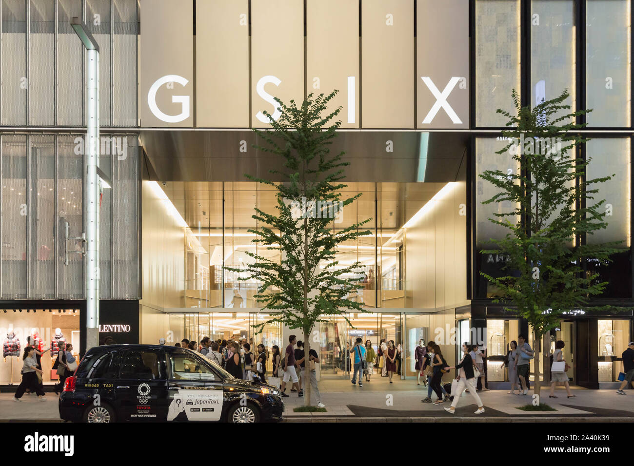 Front view of Ginza Six, a luxury fashion, dining and cultural retail ...