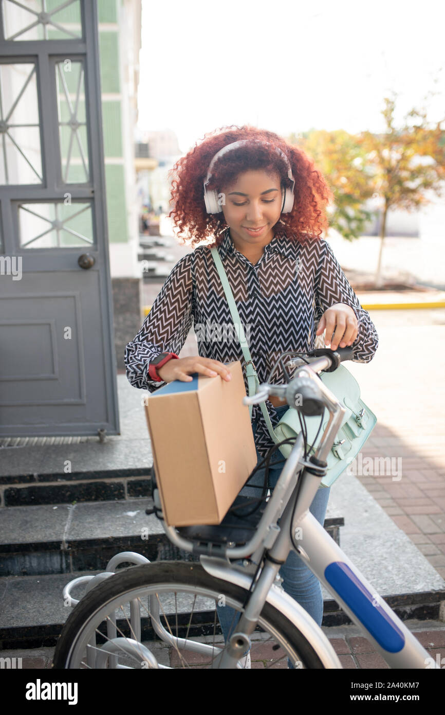 Leaving bike outside hires stock photography and images Alamy
