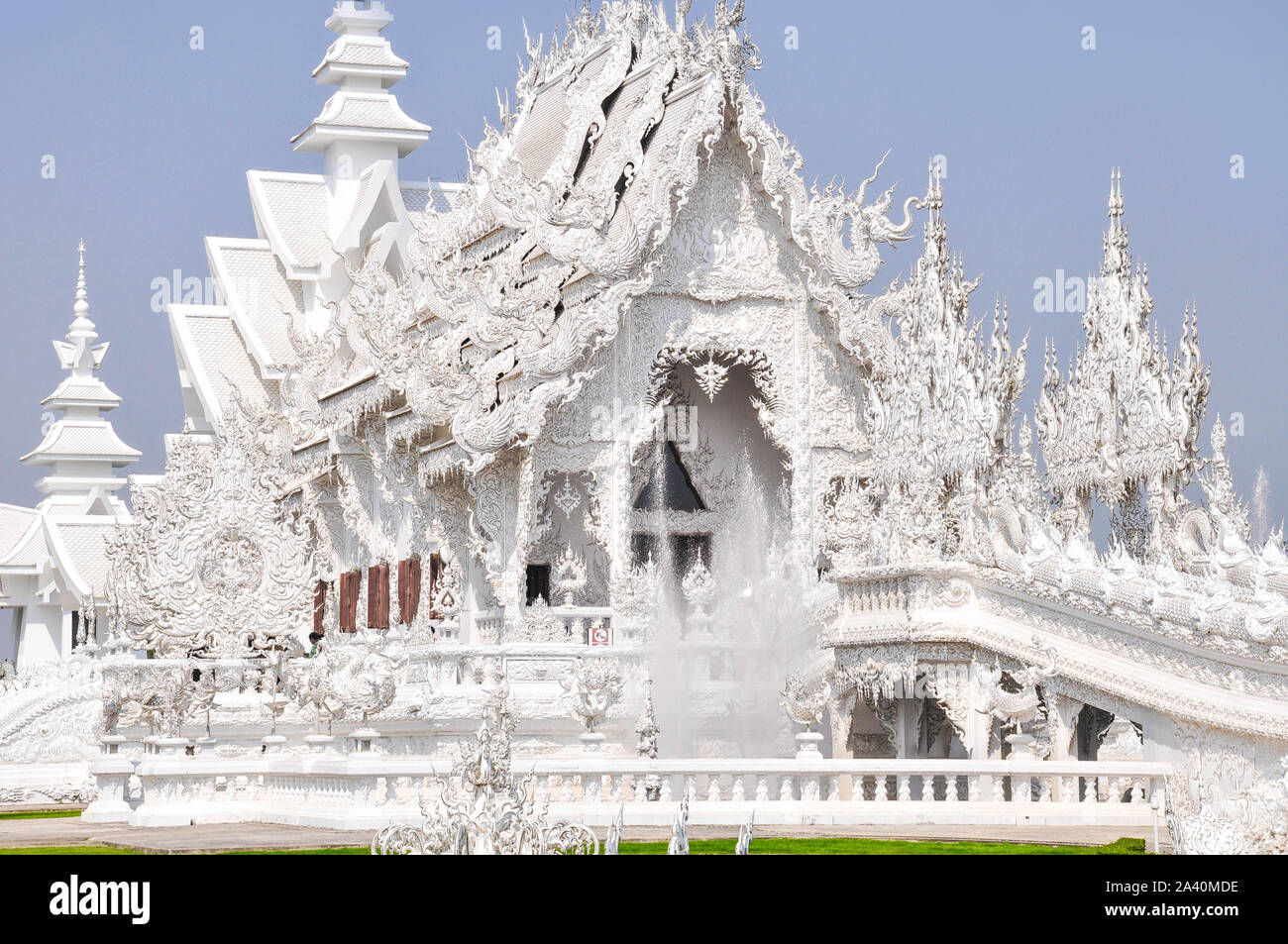 White Temple / Wat Rong Khun in Chiang Rai, north Thailand Stock Photo ...