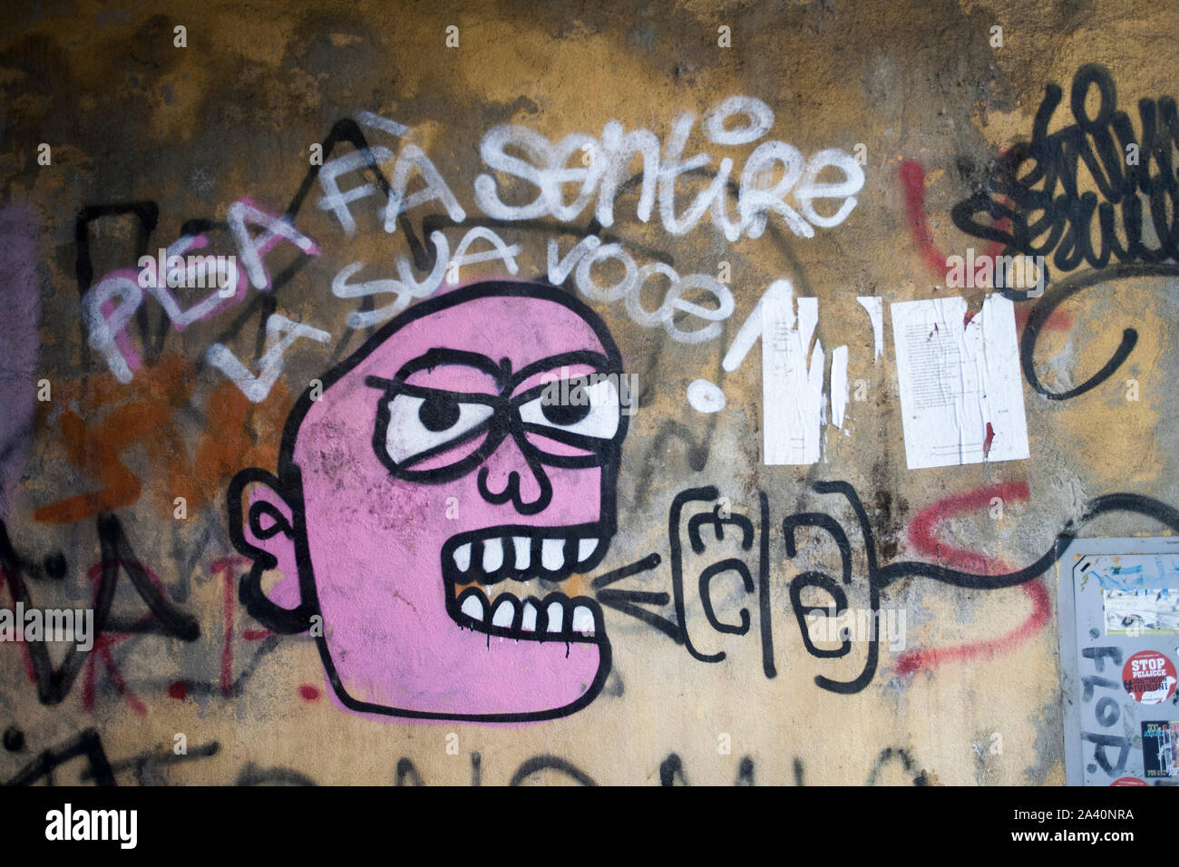 Pisa, murales e graffiti sui muri della citta Stock Photo