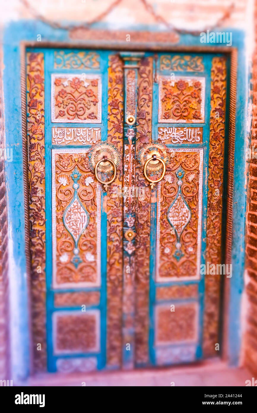 Persian architecture door hi-res stock photography and images - Alamy