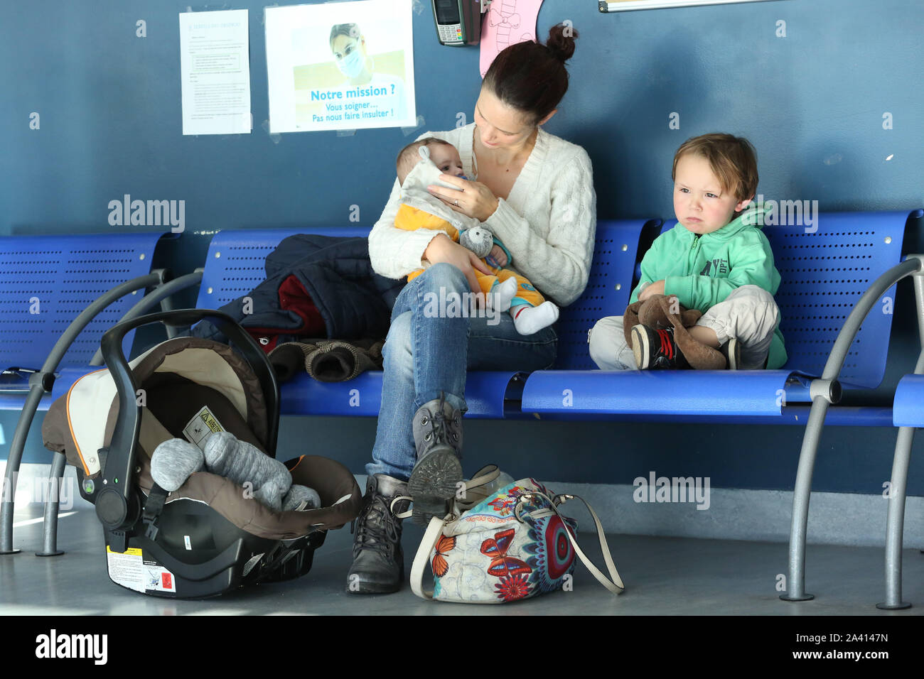 Hospital Waiting Room Busy Stock Photos Hospital Waiting