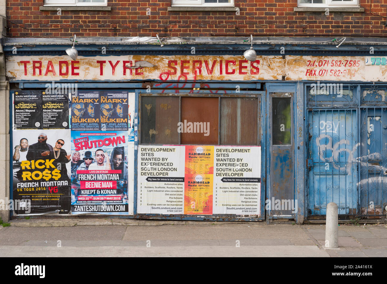 Boarded up shop, Bolton Crescent, London, SE5, Britain Stock Photo Alamy