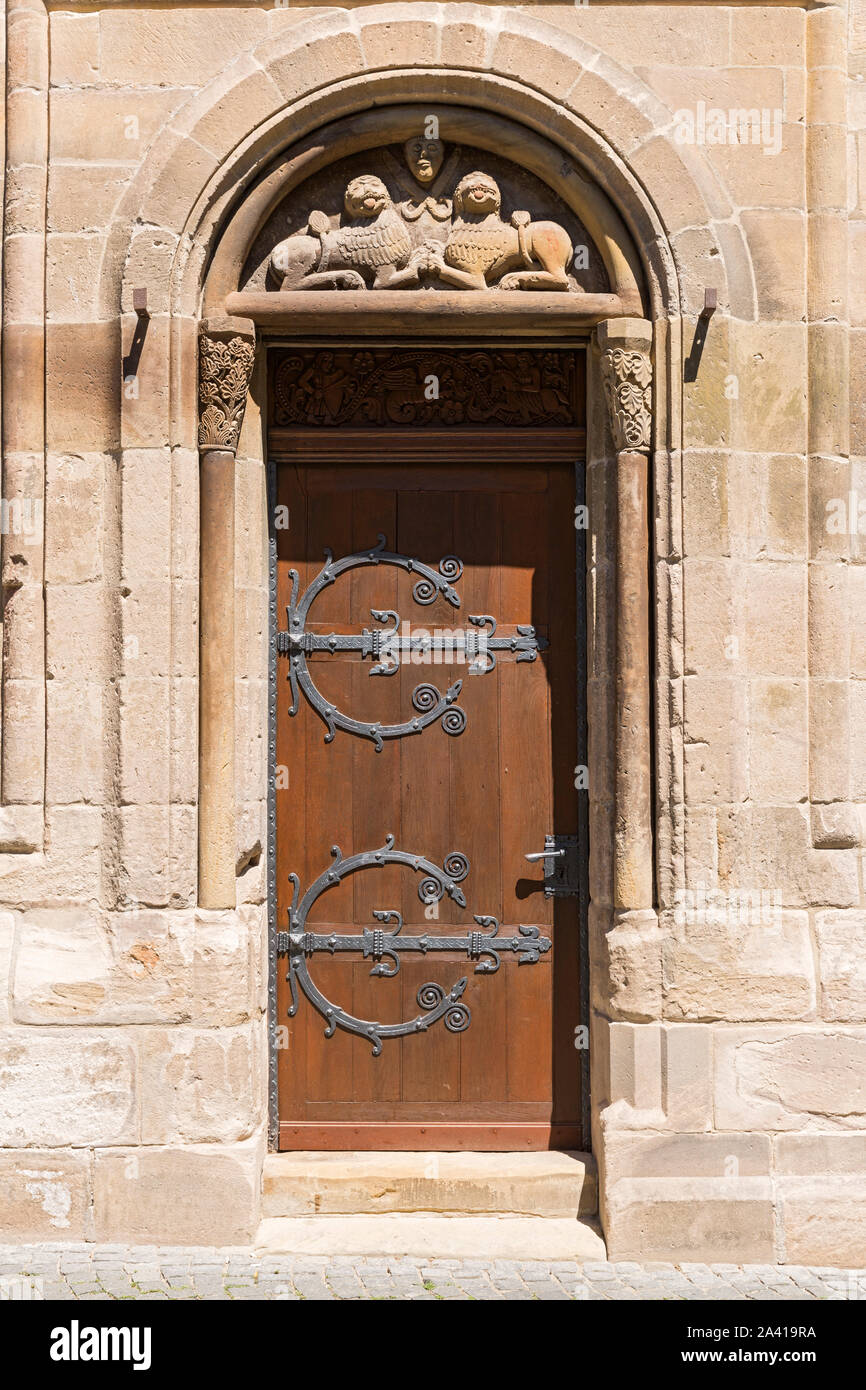 Schwäbisch Gmünd, Johanniskirche, Seitenportal, Architektur Details Stock Photo
