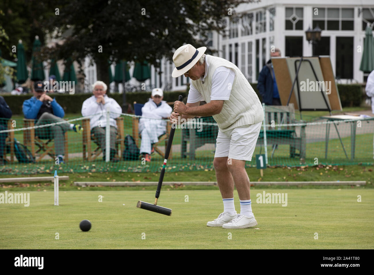 Chris Roberts at Phyllis Court V Nottingham in the National Golf Croquet Inter-Club Championship Final at Phyllis Court Club, Henley on Thames, UK Stock Photo