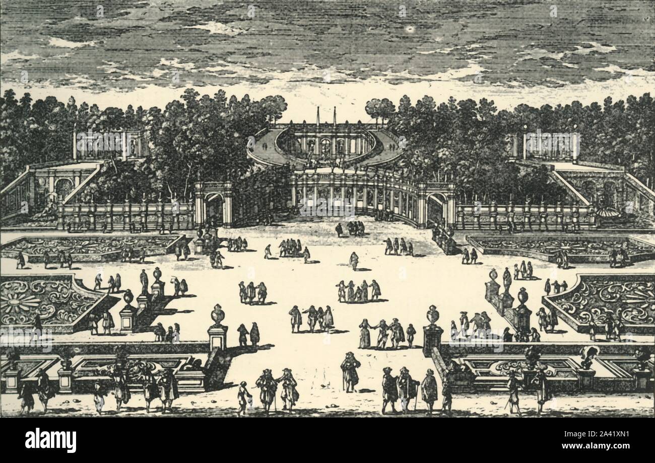 The 'amphitheatre' of the Villa Pamphili, Rome, Italy, 1670, (1903). 'L'Amphith&#xe9;atre De La Villa Pamphili'. View of the grounds. In 1644 Cardinal Giambattista Pamphili was elected as pope, taking on the name Innocent X, and the previous small villa was extensively remodelled for him by Alessandro Algardi (1598-1654). After an engraving by one or more members of the Perelle family. From &quot;La Revue De L'Art Ancien et Moderne&quot; - Volume XIV, July-December 1903, [Paris, 1903] Stock Photo