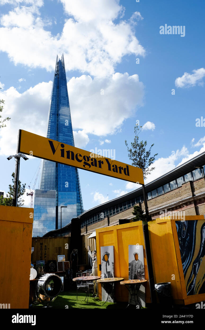 Vinegar Yard in Southwark, near London Bridge, a temporary outdoor food, drinks and social venue Stock Photo