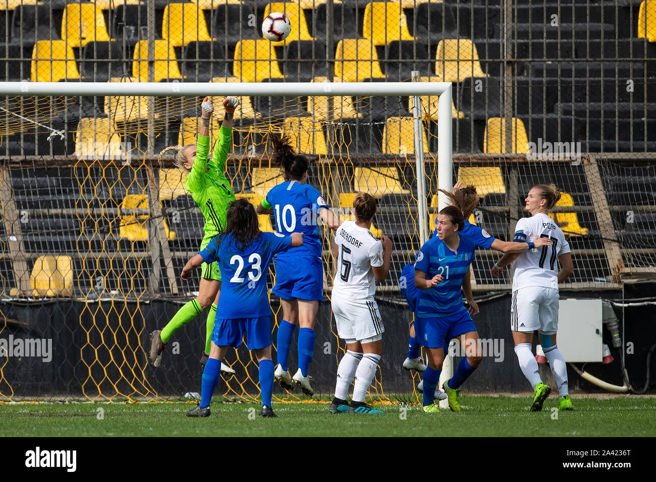 Thessaloniki, Greece, October 08, 2019:Frohms (l) from Germany jumping for the ball during the UEFA Women's European Championship 2021 qualifier match Stock Photo